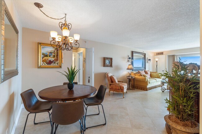 Building Photo - 4505 S Ocean Blvd
