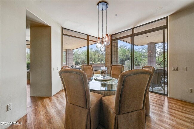 Building Photo - 10687 E Fernwood Ln