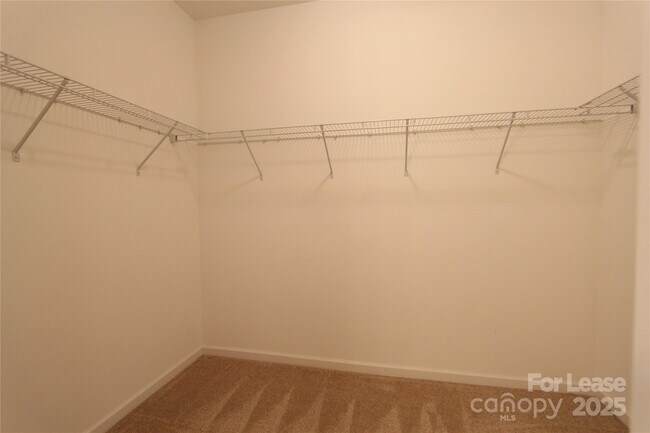 Building Photo - 300 Commodore Loop