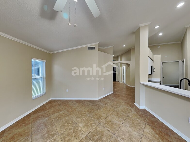 Building Photo - 1706 Comstock Pl