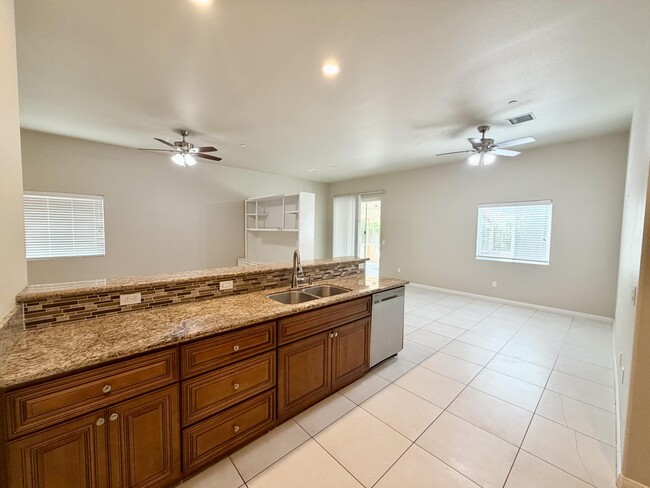 Building Photo - 31865 San Eljay Ave