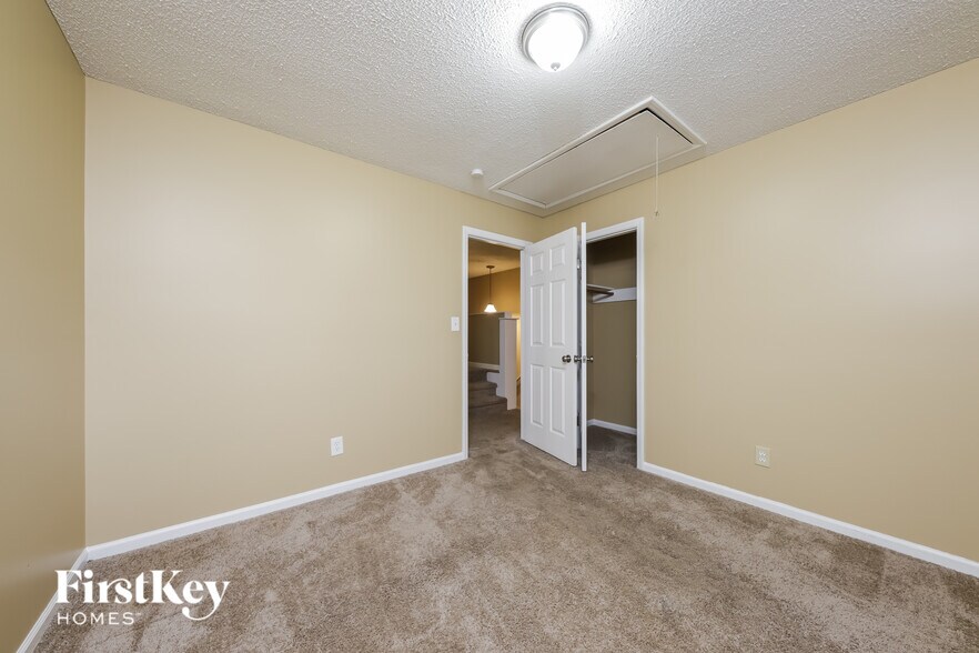 Building Photo - 160 Rhyne Ct