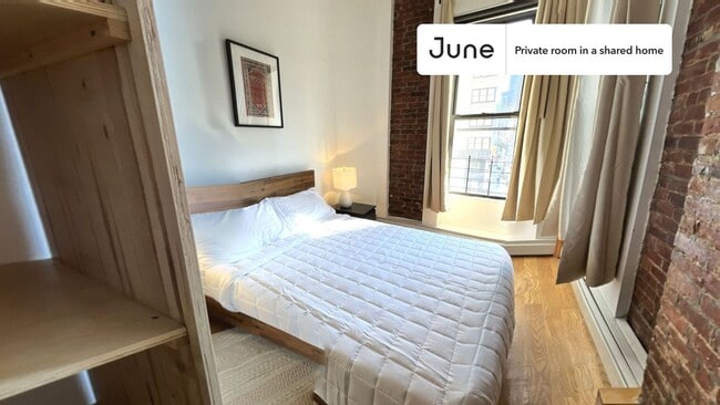 Building Photo - 401 E 57th St