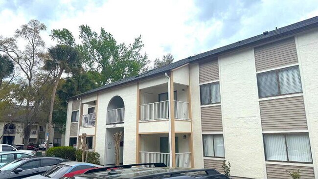 Building Photo - 3960 Oak Trail Run