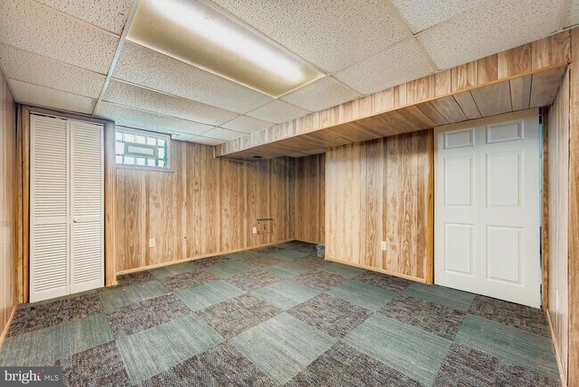 Building Photo - 571 Welbrook Rd