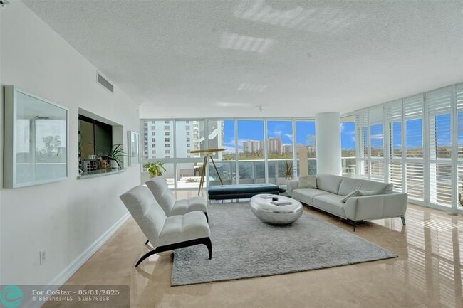 Building Photo - 715 Bayshore Dr