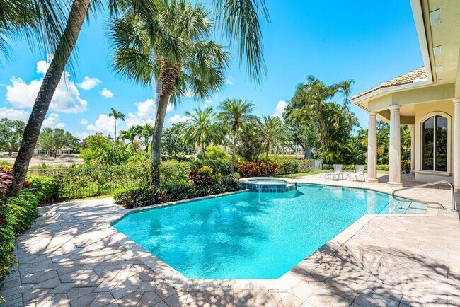 Building Photo - 1831 Sabal Palm Dr