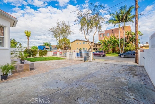 Building Photo - 11639 Menlo Ave