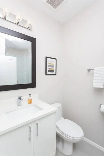 Building Photo - 942 W Montana St