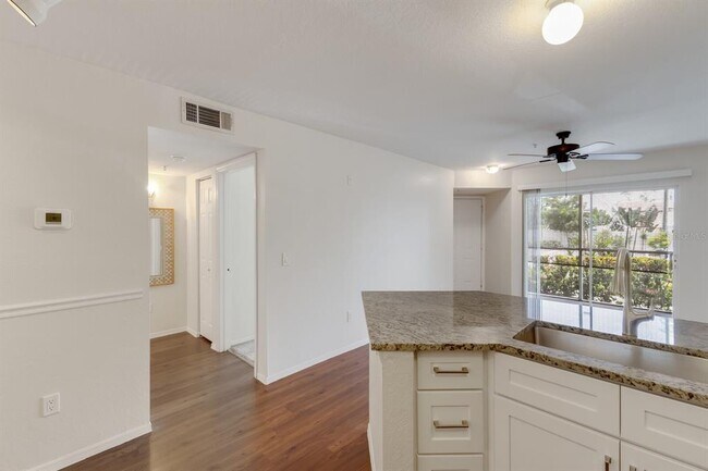Building Photo - 850 S Tamiami Trl