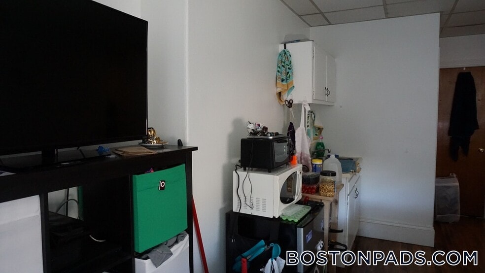 Building Photo - 854 Beacon St