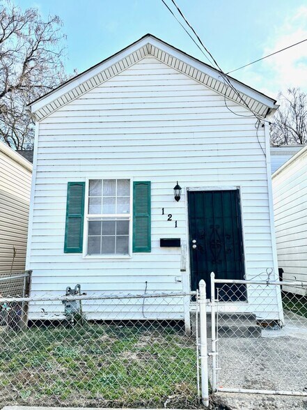 Primary Photo - 121 N 25th St