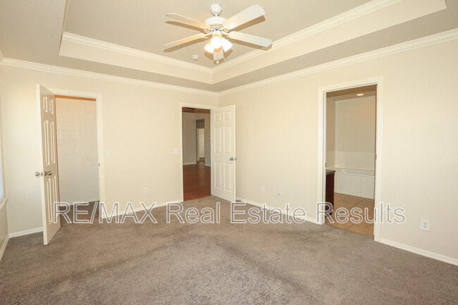 Building Photo - 1592 Hutchinson St