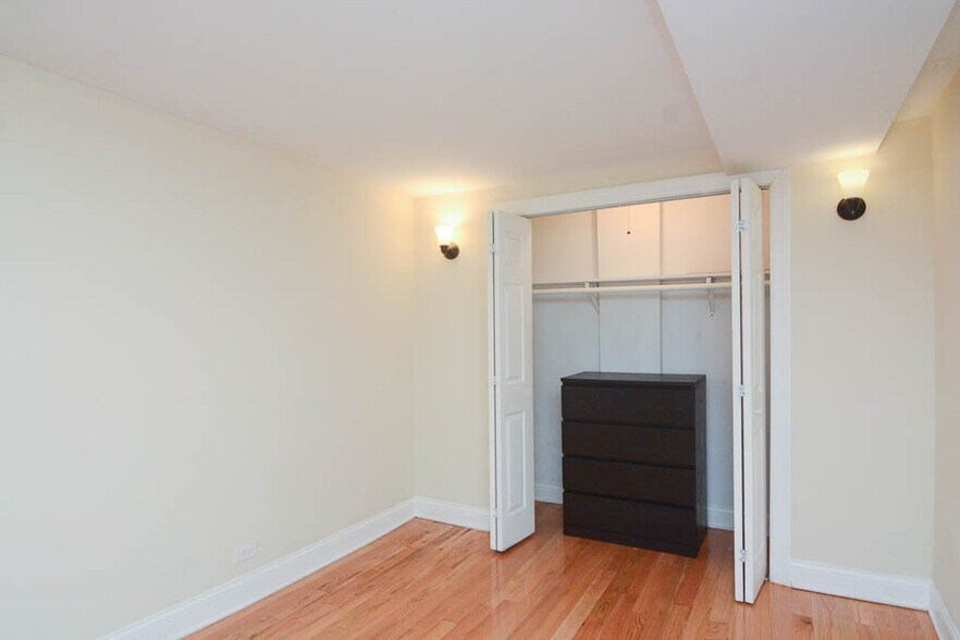 Building Photo - 1314 N Dearborn St