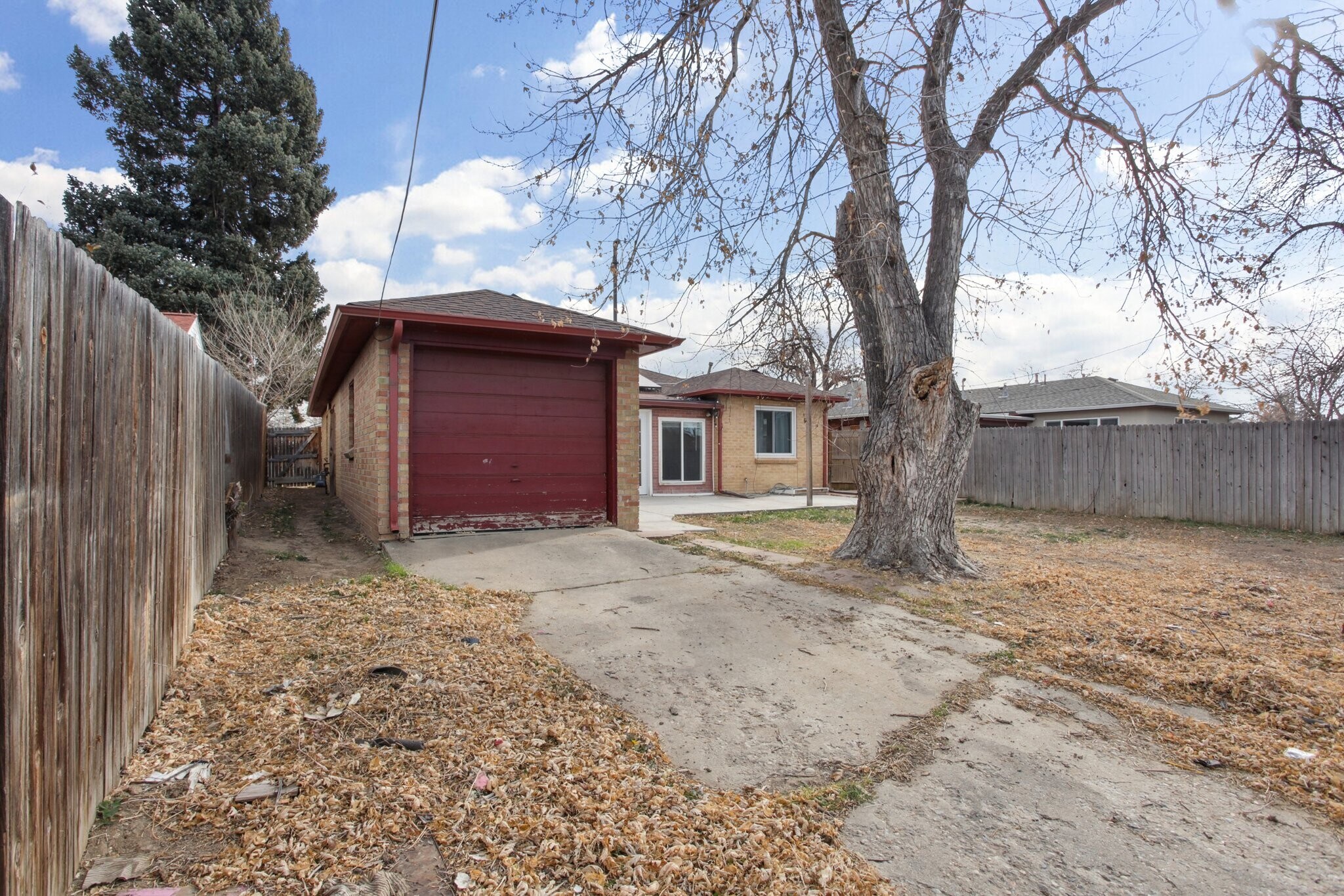 Building Photo - 2625 Newport St