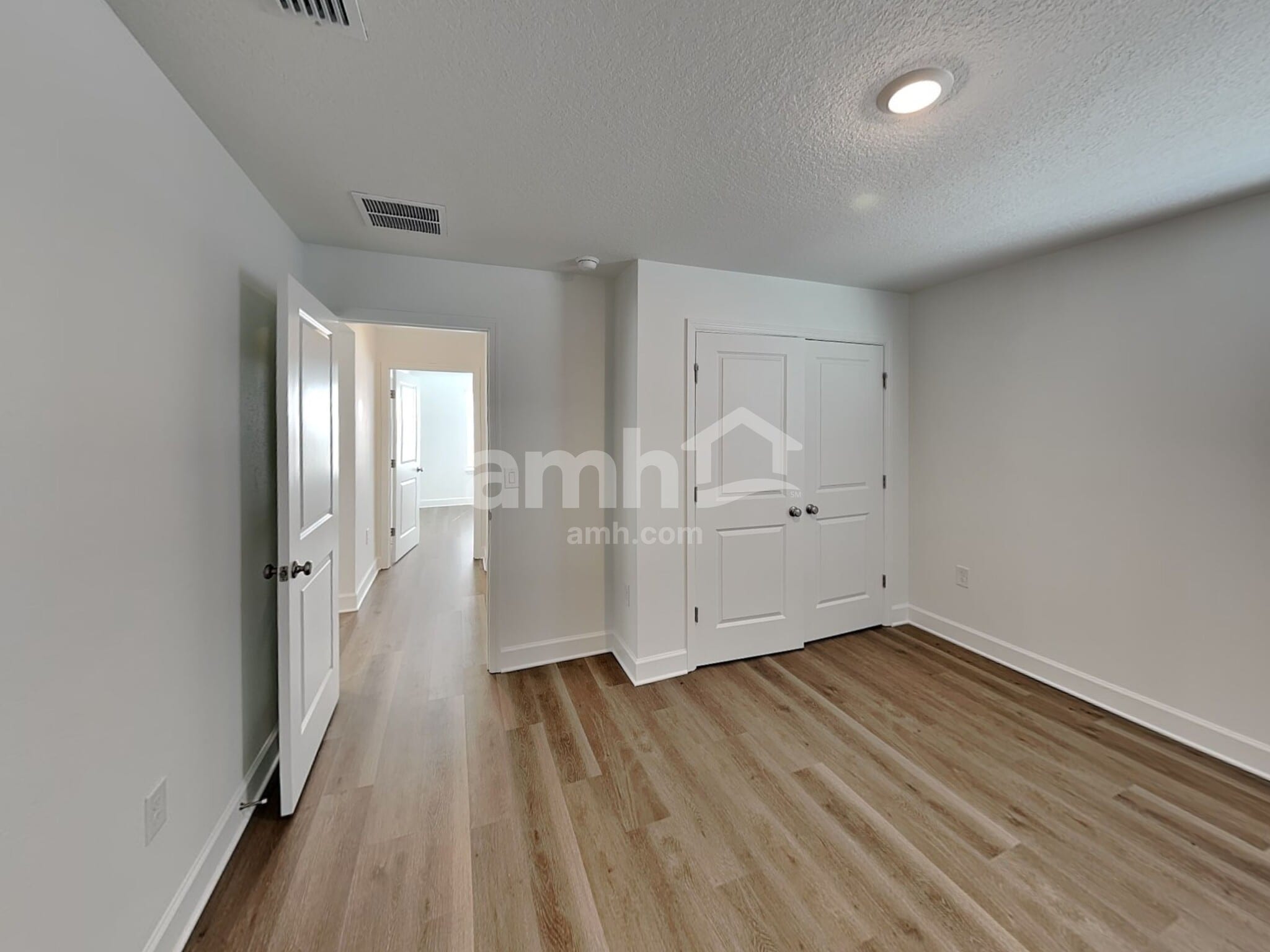 Building Photo - 3316 Muscatine Ave