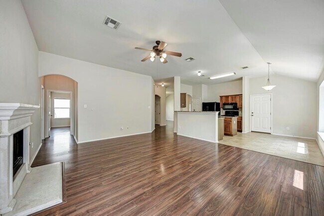 Building Photo - 1124 Alexandria Way