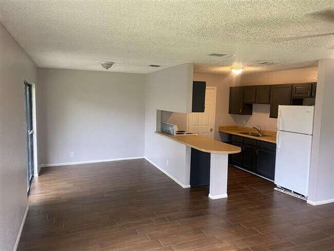 Building Photo - 7920 Falcon Ridge Dr
