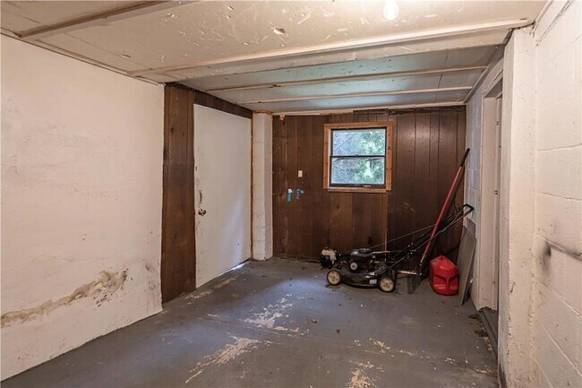 Building Photo - 512 South St