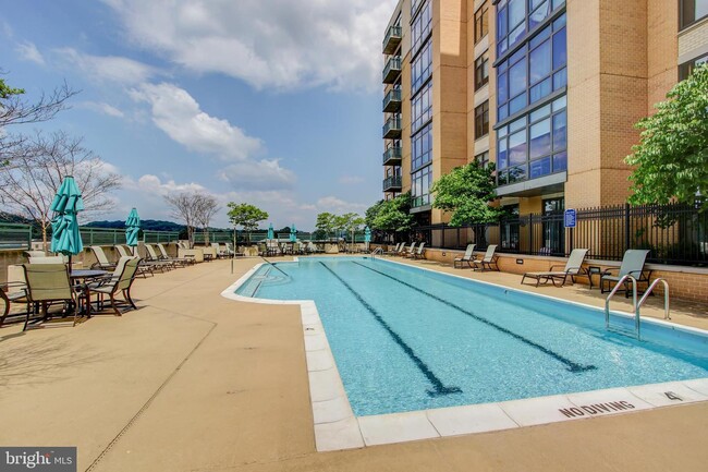 Building Photo - 2720 S Arlington Mill Dr