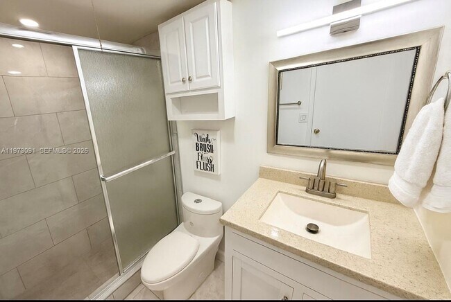 Building Photo - 160 NE 203rd Terrace