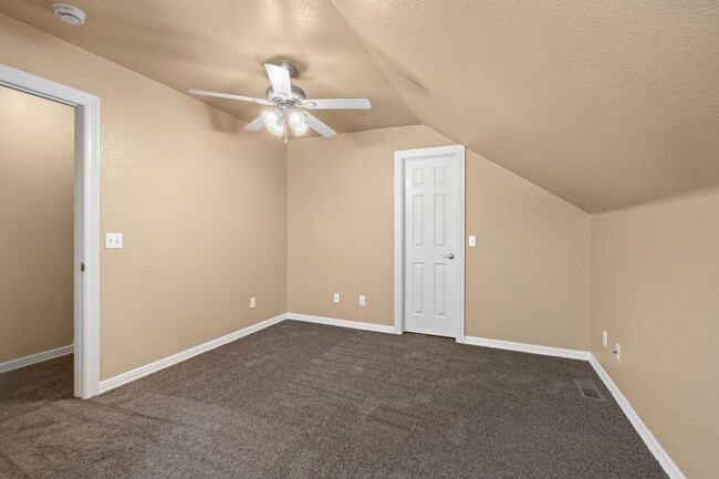 Building Photo - Updated Duplex in a perfect location!