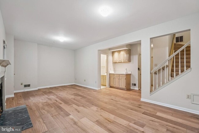 Building Photo - 15831 Glacier Ct