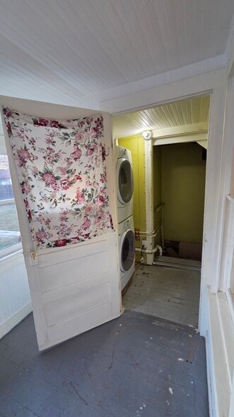 Building Photo - 120 N Harrison St