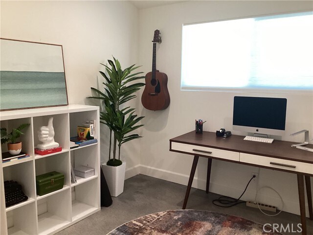 Building Photo - 233 Almon Dr