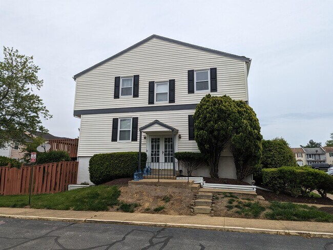Building Photo - 200 Harry S Truman Dr