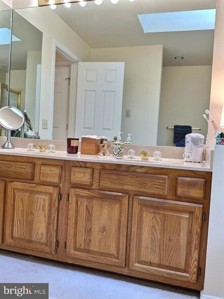 Building Photo - 1501 Silverado Ct