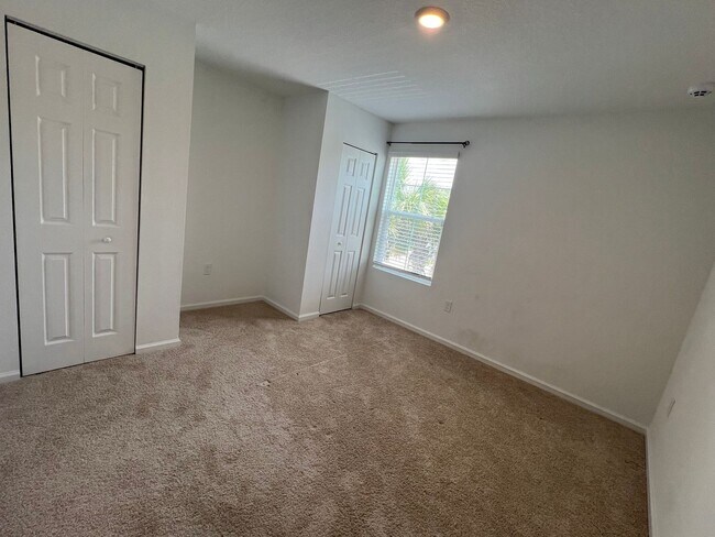 Building Photo - Move In Ready Rental