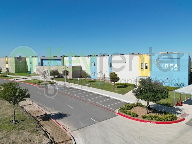 Building Photo - 4708 Ensenada Ave