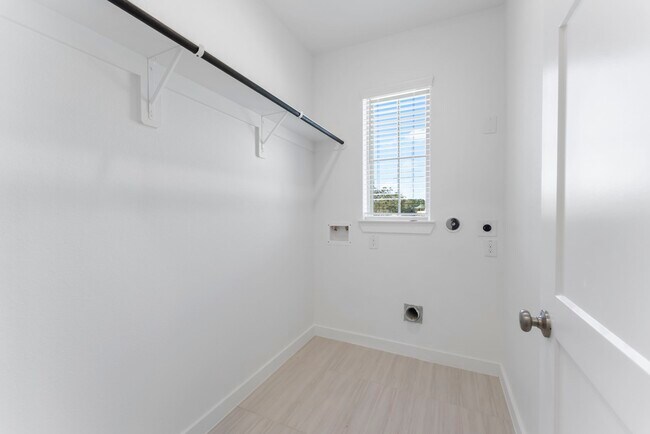 Building Photo - 26383 Golden Pass Lp