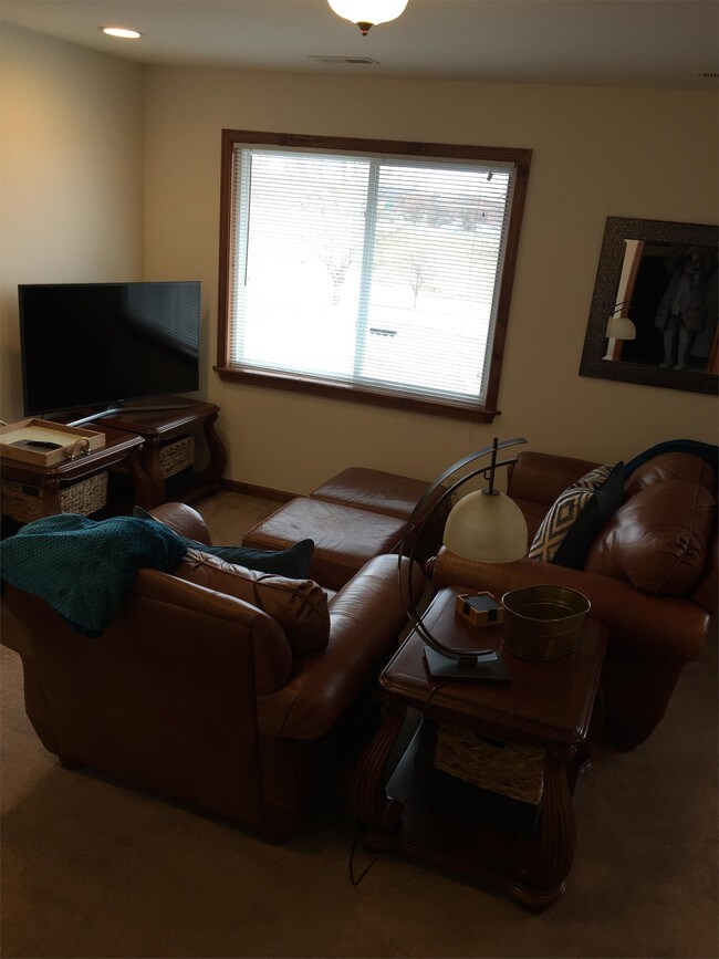 Building Photo - 227 Cheyenne St