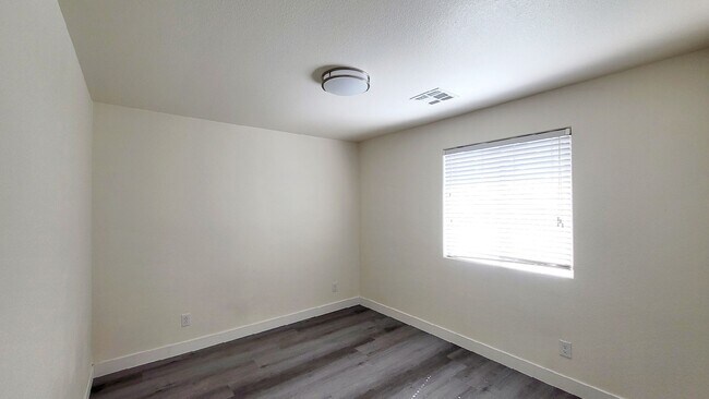 Building Photo - 8518 Genesee Ct