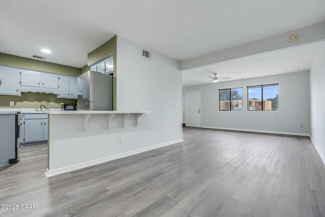 Building Photo - 505 Palermo Rd