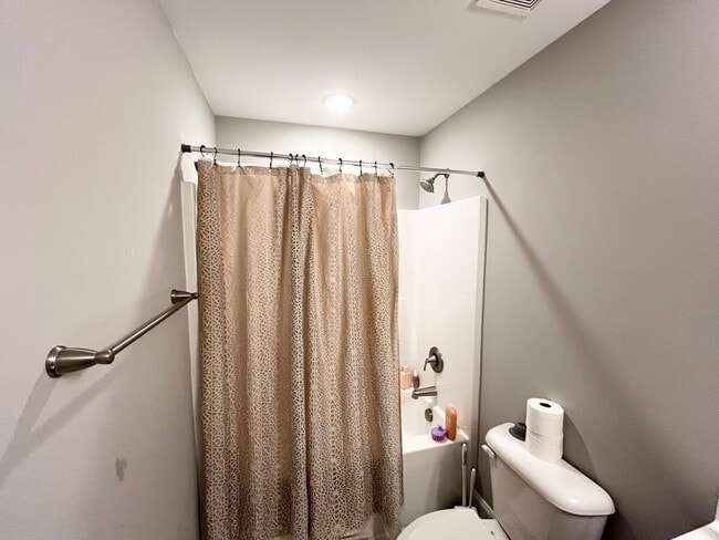 Building Photo - Private 3BD, 2.5BA Home with Modern Finishes, Back Deck and Large Yard, on a Nearly Half Acre Lot