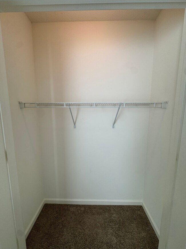 Building Photo - 141 Springwood Ln