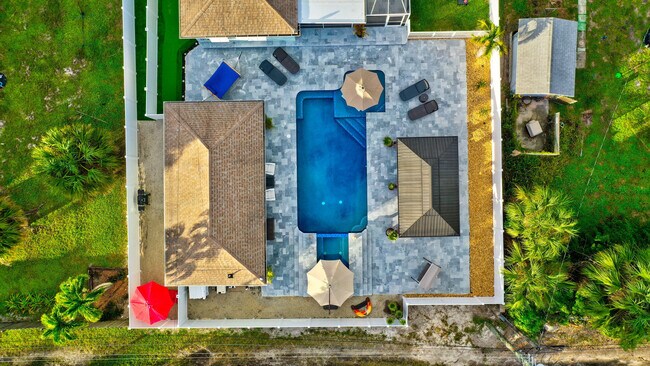 Building Photo - 310 Gulfstream Dr