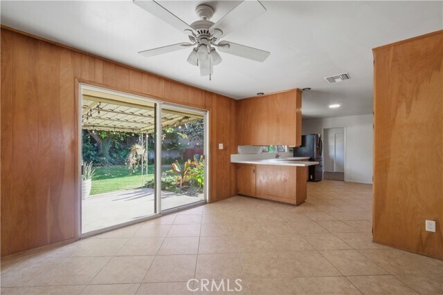 Building Photo - 1483 W Cypress Ave