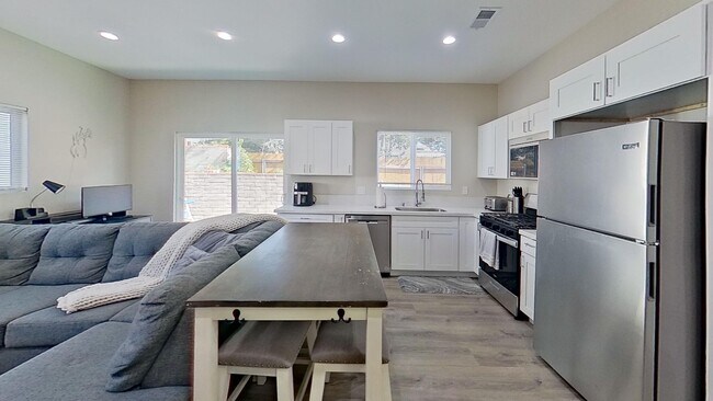 Building Photo - 4929 College Ave