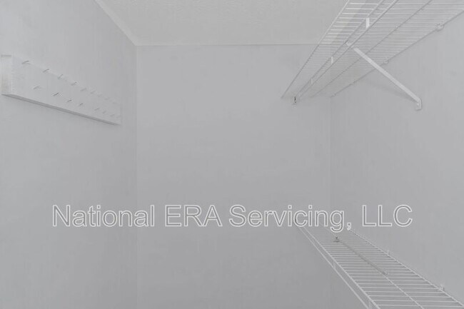 Building Photo - 213 Robin Ln