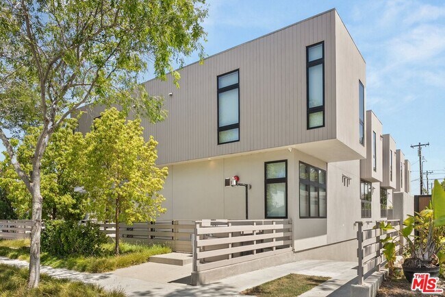 Building Photo - 3808 College Ave