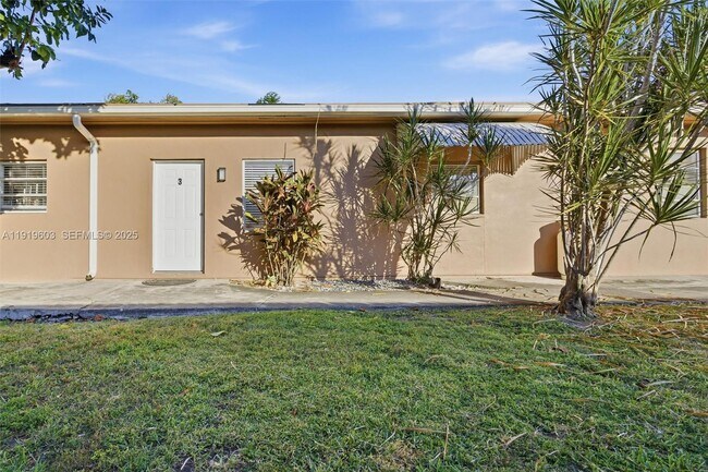 Building Photo - 2445 SW 18th St