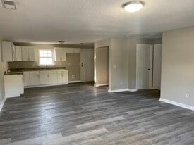 Building Photo - 714 Irene Ave
