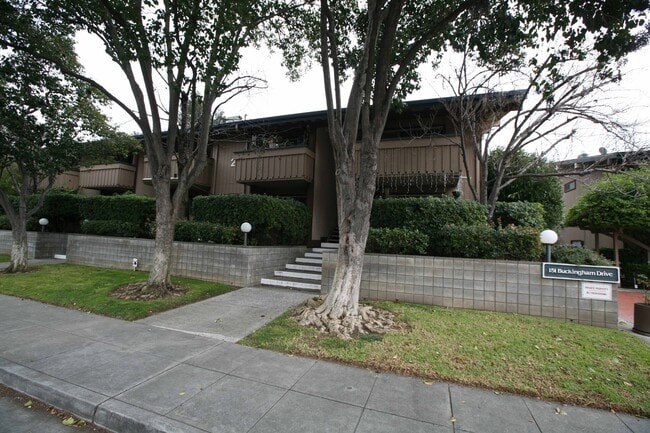 Building Photo - Cozy Condo in the Heart of Santa Clara.