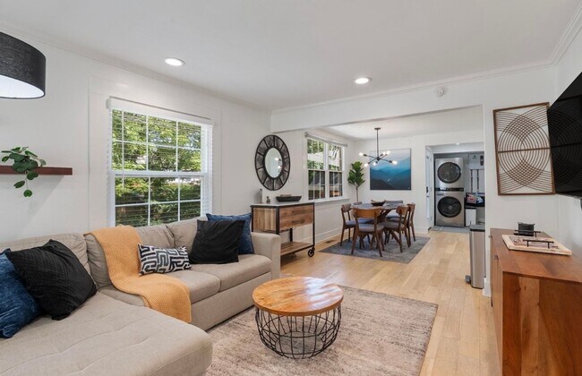 Building Photo - 5521 J St