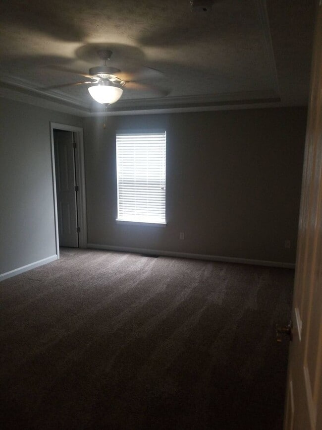 Building Photo - Brick Ranch W/Walk-Out Basement (Unfinished)