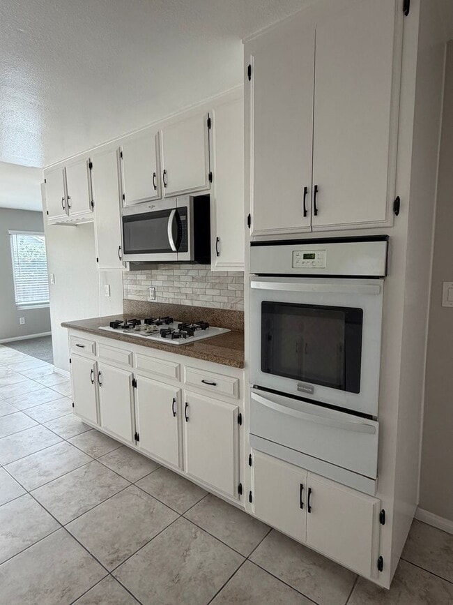 Building Photo - 13780 Nogales Dr